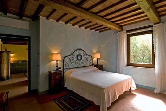 Apt Sangiovese - Image 1