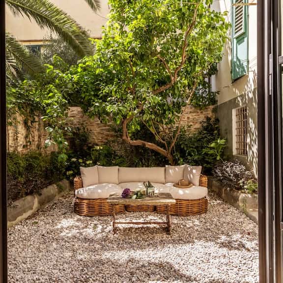 Garden Apartment - Image 1