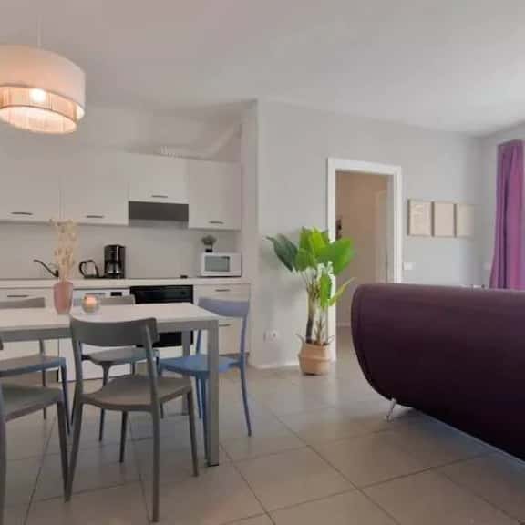 GG E101 (3 bed) - Image 1