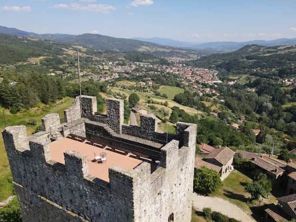 Tuscany castle - Image 5