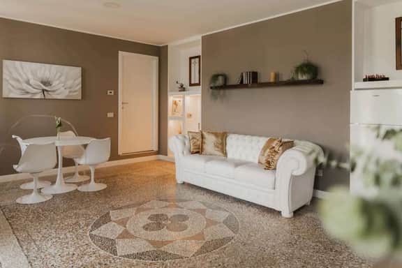 Apartment Valentine - Image 4